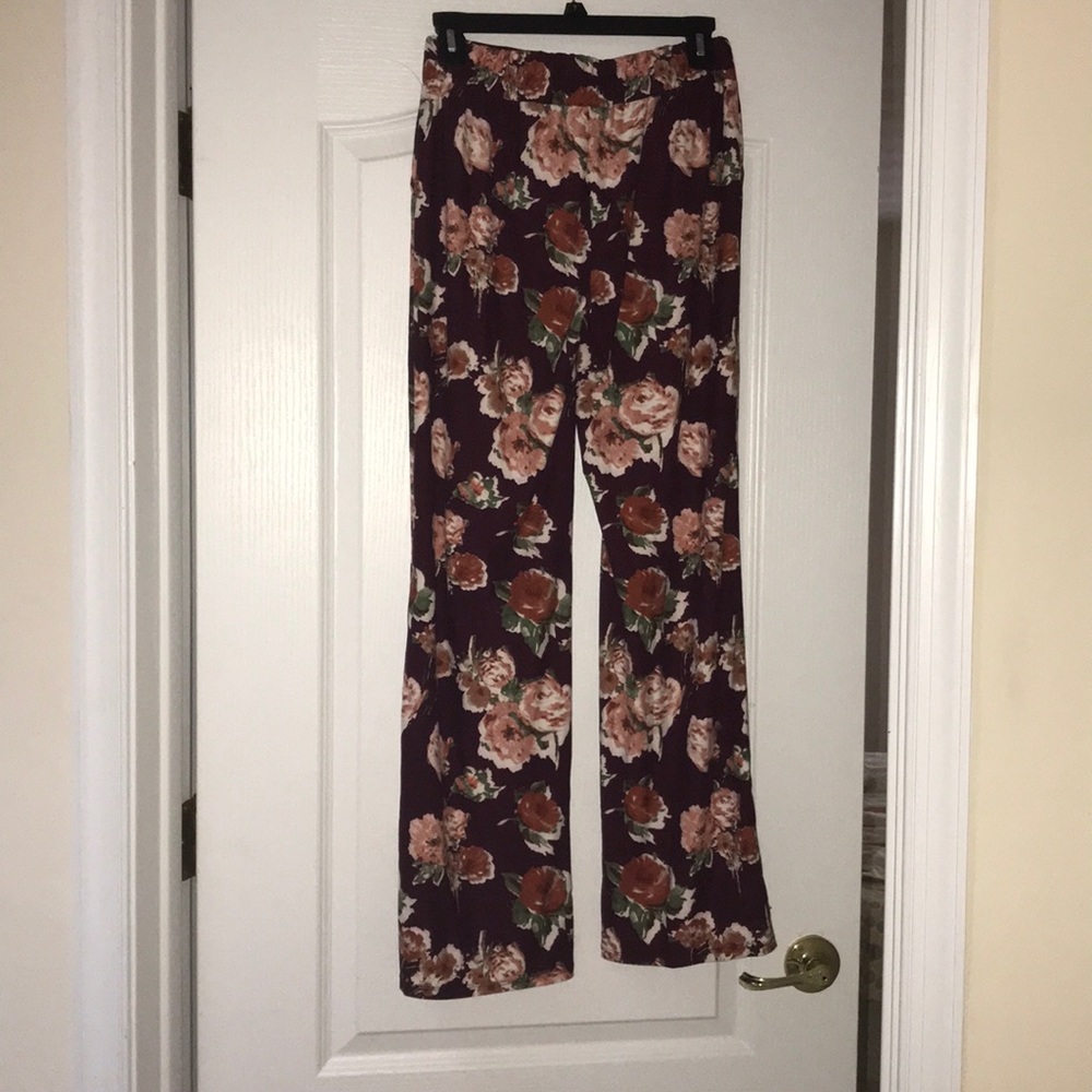 Capris pants🔵 - Picture 2 of 3